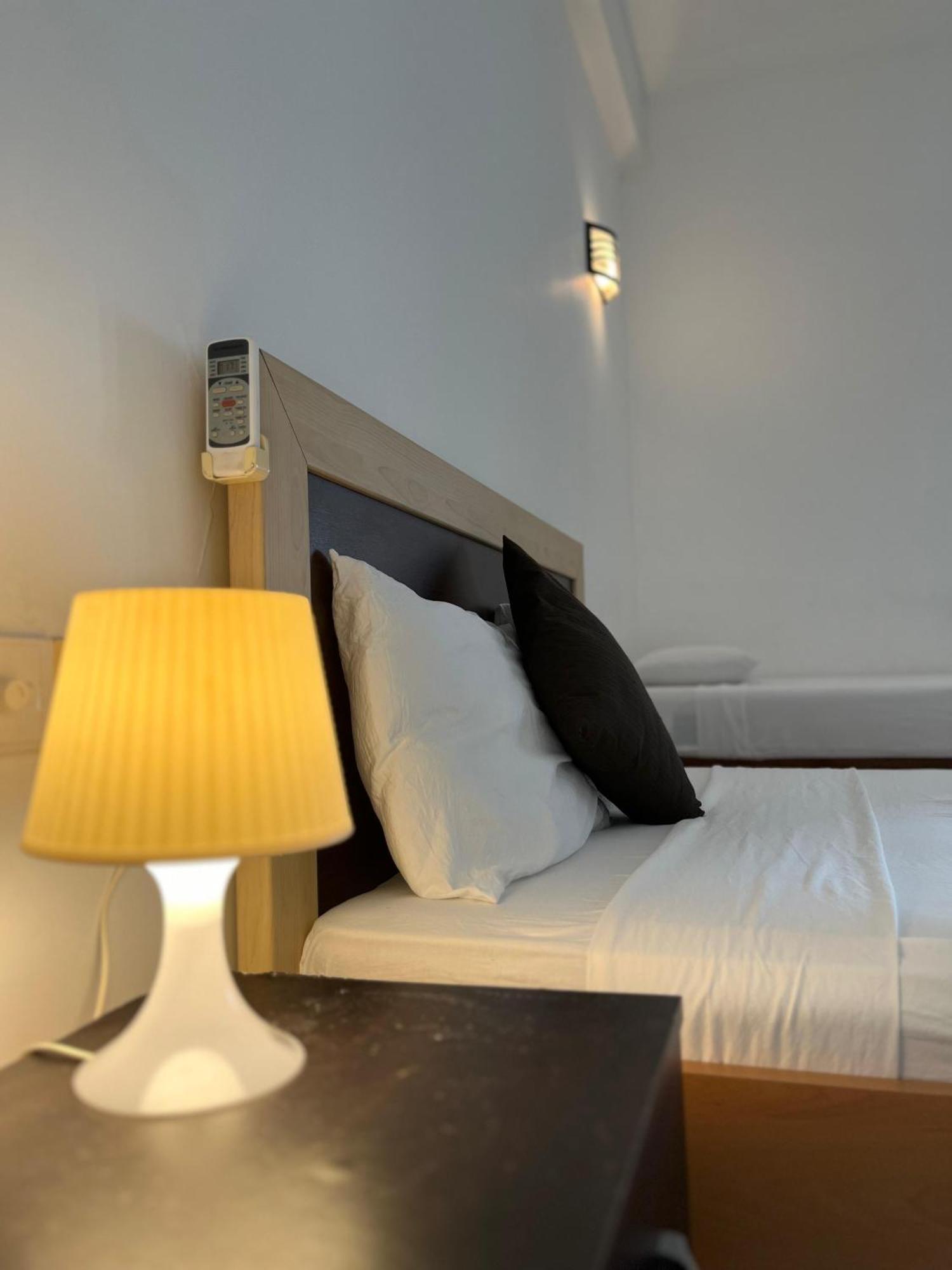 Hotel Blue Bird ネゴンボ エクステリア 写真